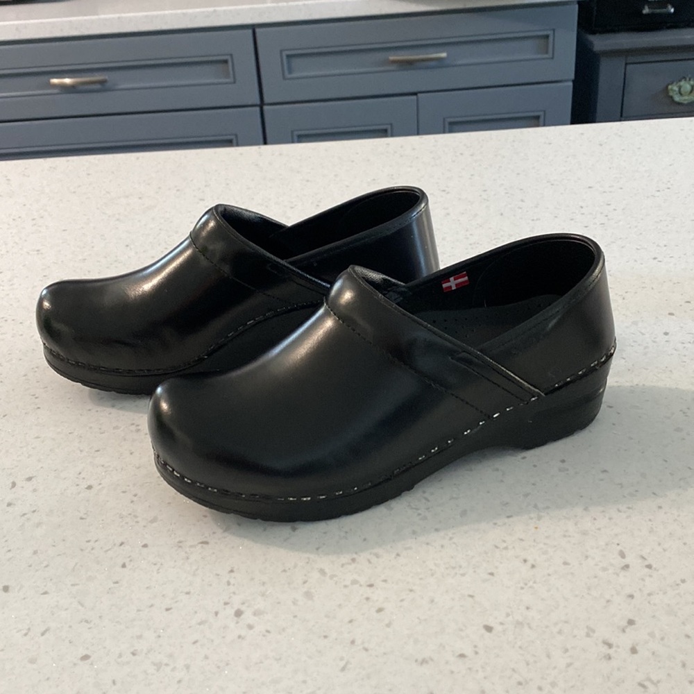 Sanita danish clogs , size 8.5 , Europe 39 , black slip in shoes